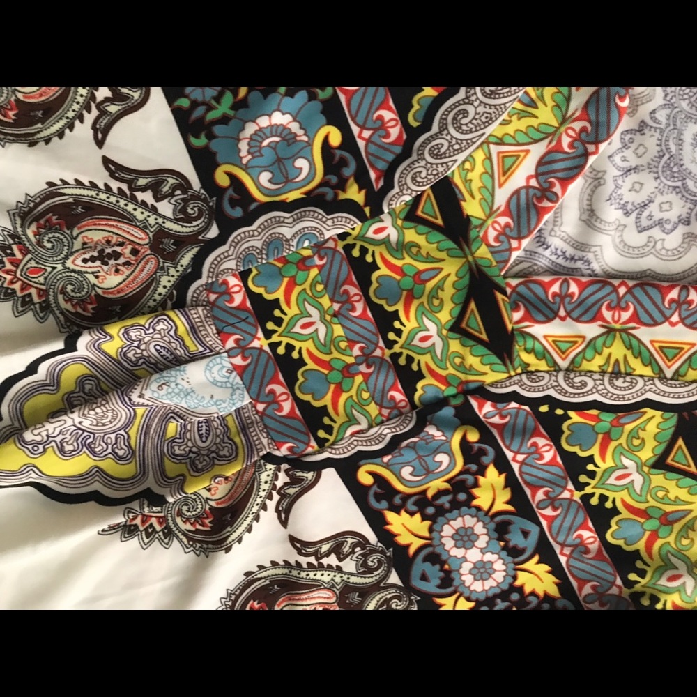 Multi colored dress barely worn - Picture 5 of 5